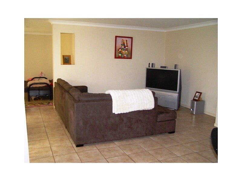 25 Kimbolton Drive, Redland Bay QLD 4165