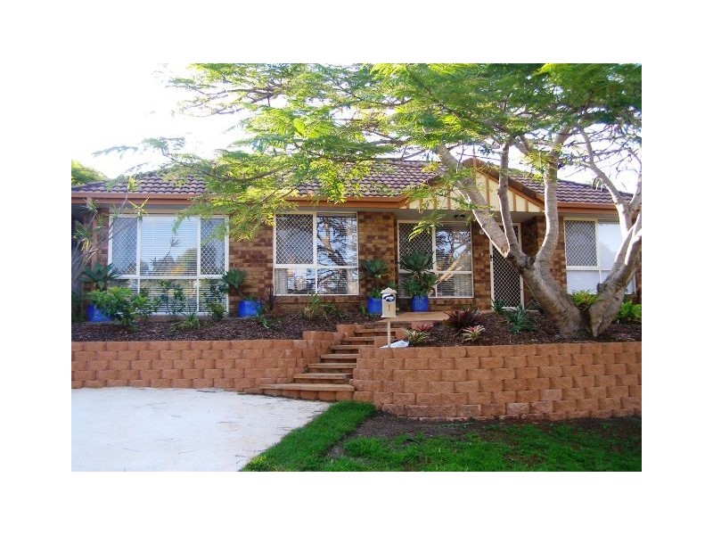 1 Gleneagles Ct, Redland Bay QLD 4165