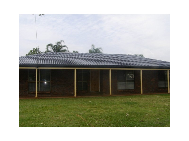 60 Mill St, Redland Bay QLD 4165