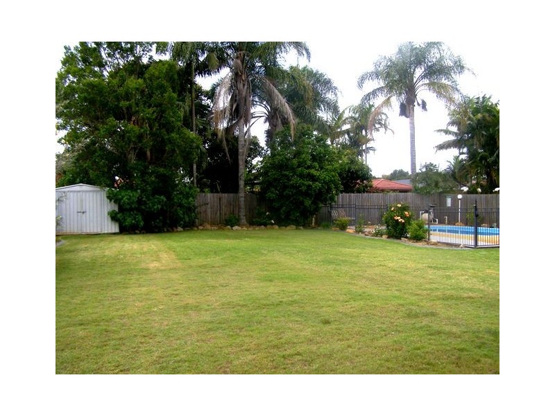 60 Mill St, Redland Bay QLD 4165