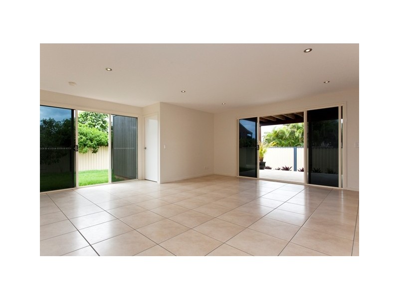 12 Yeo St, Victoria Point QLD 4165