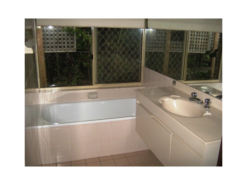 115 Broadwater Tce, Redland Bay QLD 4165