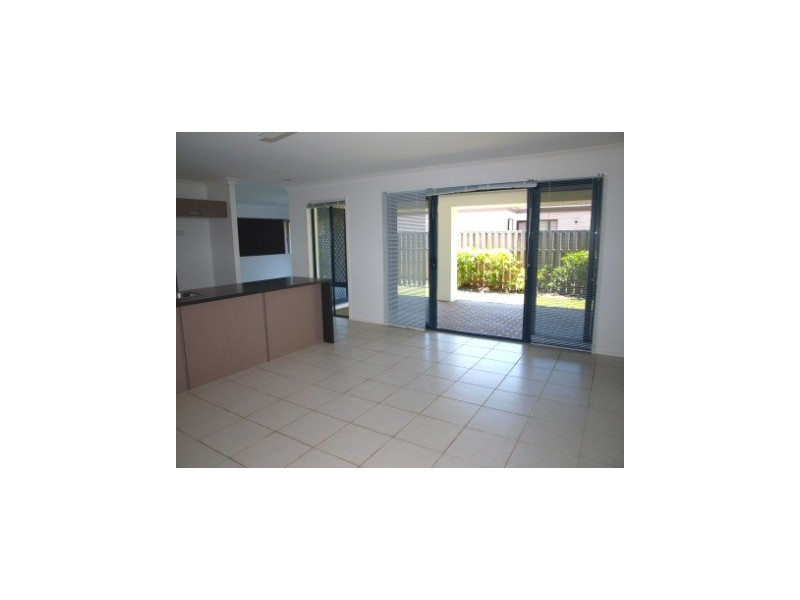 65 Azure Ave, Redland Bay QLD 4165