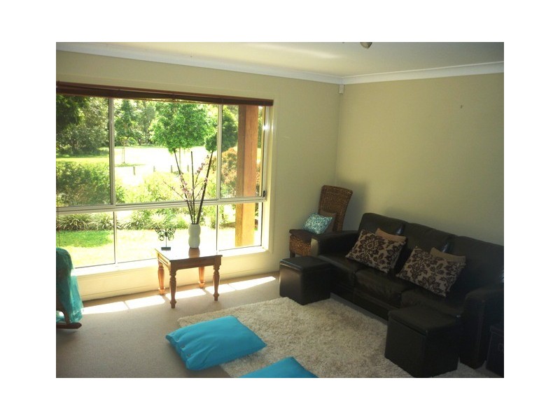 27 Parklink Drive, Redland Bay QLD 4165