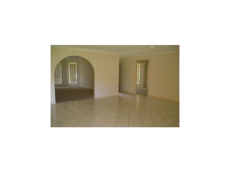 1 Carolyn Place, Redland Bay QLD 4165