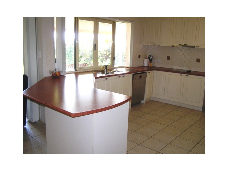 5 Garrett Place, Redland Bay QLD 4165