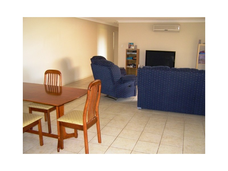 5 Garrett Place, Redland Bay QLD 4165