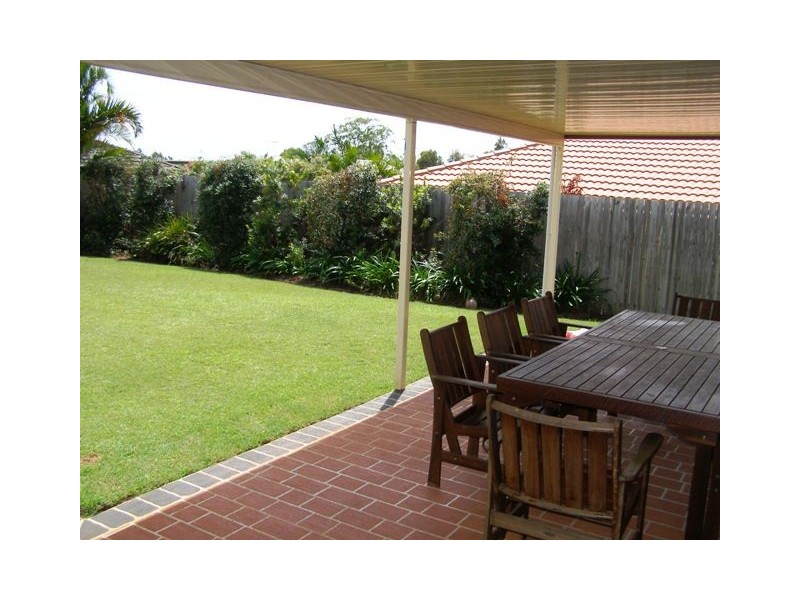5 Garrett Place, Redland Bay QLD 4165