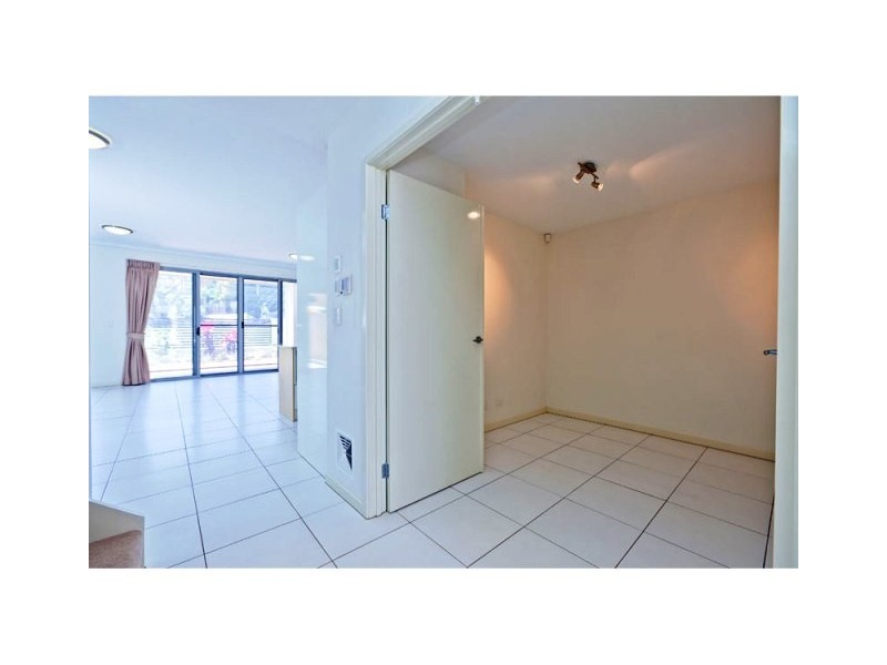 2/62  Island Street, Cleveland QLD 4163