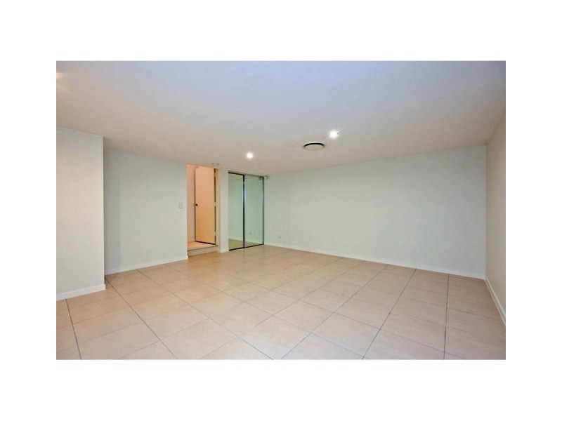 2/62  Island Street, Cleveland QLD 4163