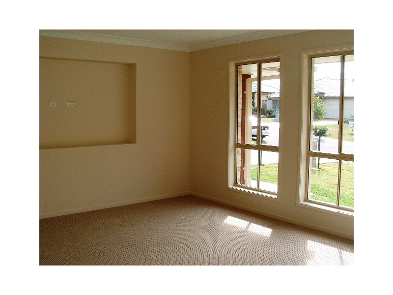 19 Syracuse St, Redland Bay QLD 4165