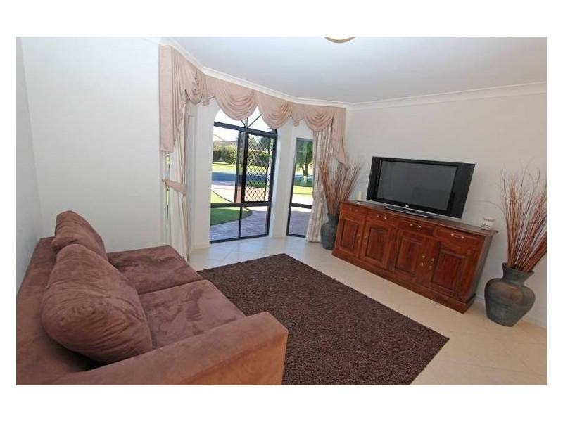 32 TORQUAY RD, Redland Bay QLD 4165