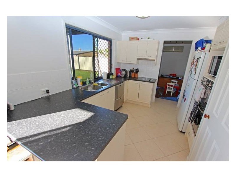 32 TORQUAY RD, Redland Bay QLD 4165