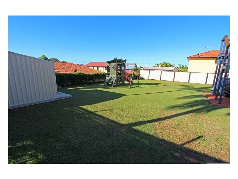 32 TORQUAY RD, Redland Bay QLD 4165