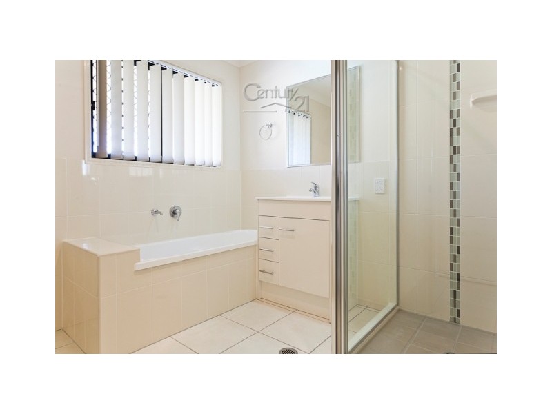 UNIT 2/1 LOIS PLACE,, Redland Bay QLD 4165