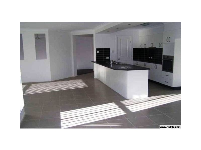 10 Mervyn Crescent, Redland Bay QLD 4165