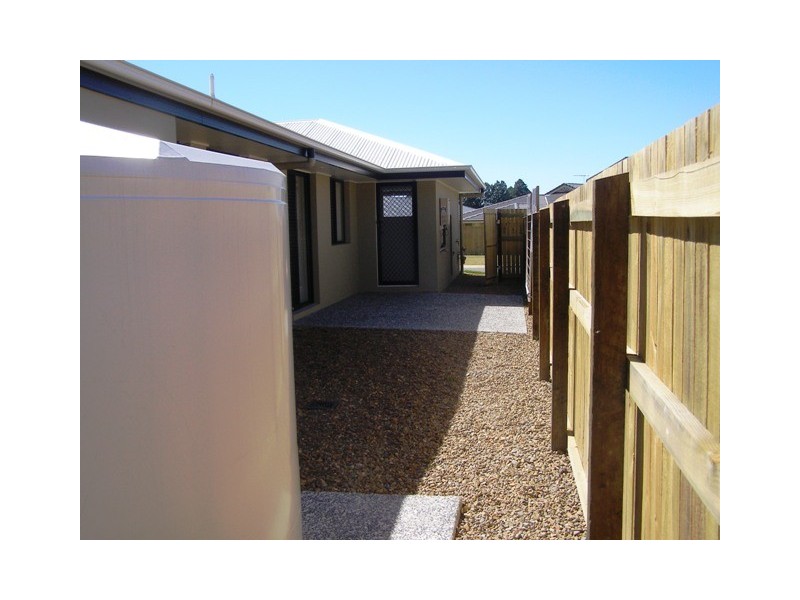 10 Mervyn Crescent, Redland Bay QLD 4165