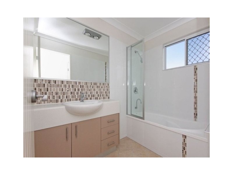 UNIT 1/9 BOAT, Victoria Point QLD 4165