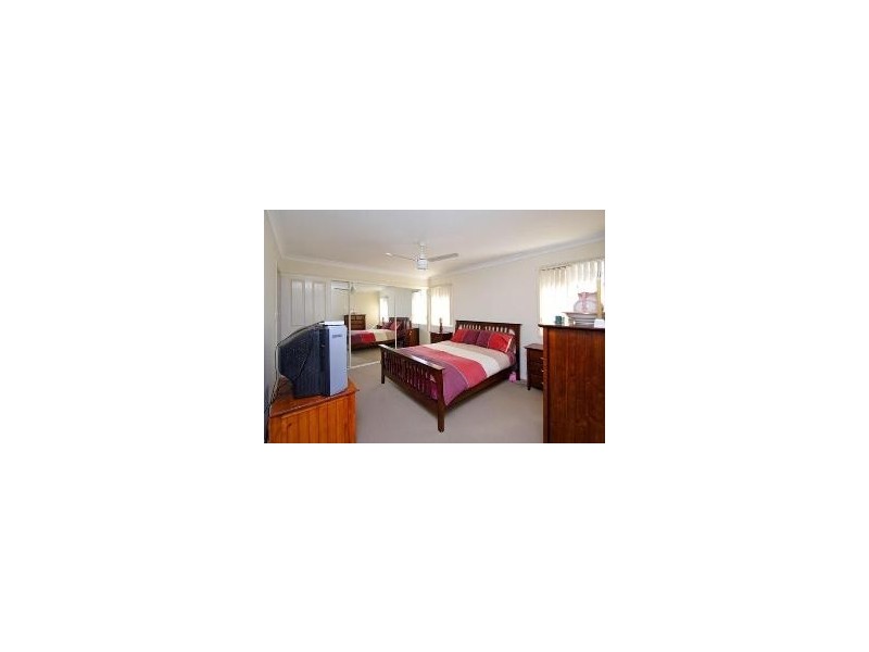 11 Brampton Close, Redland Bay QLD 4165