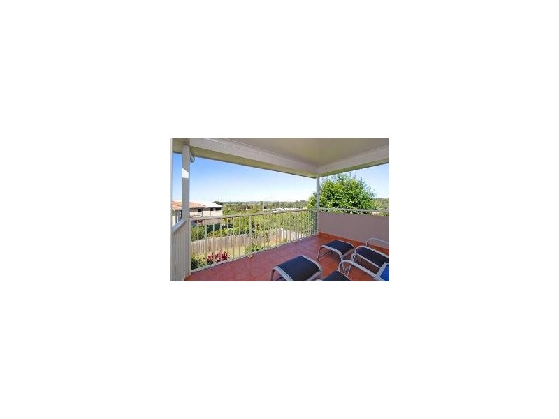 11 Brampton Close, Redland Bay QLD 4165