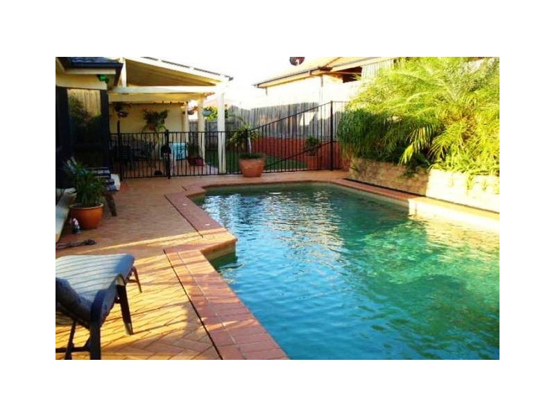 5 Roger Court, Redland Bay QLD 4165