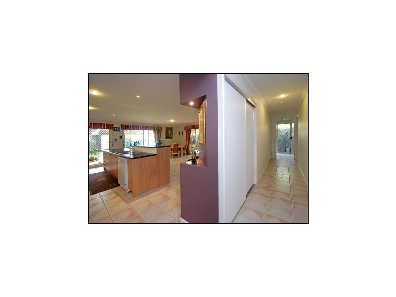 19 Kimbolton Drive, Redland Bay QLD 4165