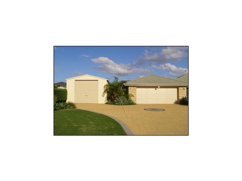 19 Kimbolton Drive, Redland Bay QLD 4165