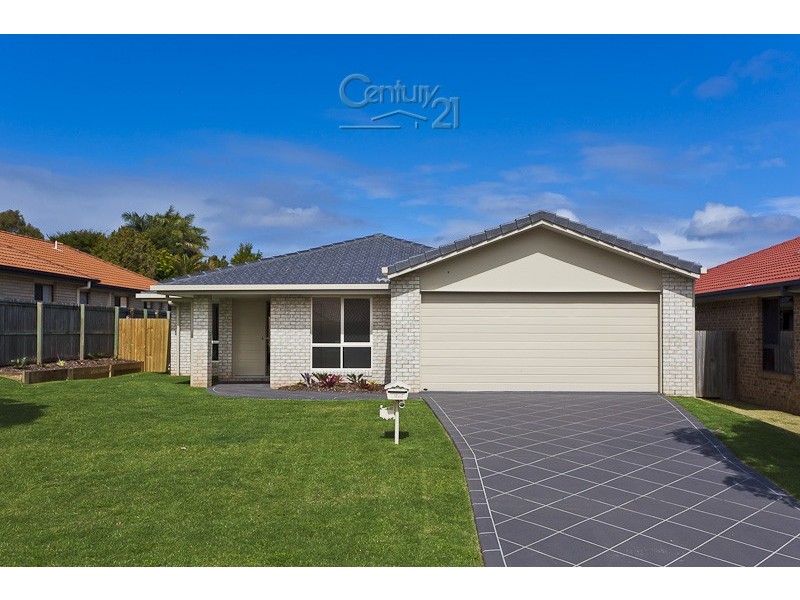 17 Seaholly Crescent, Victoria Point QLD 4165