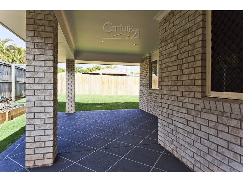 17 Seaholly Crescent, Victoria Point QLD 4165
