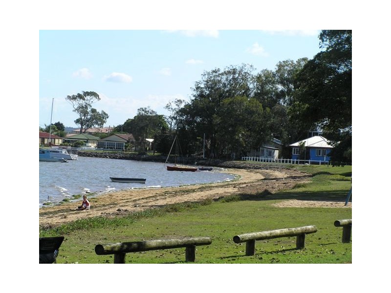 12 Moore Street, Victoria Point QLD 4165