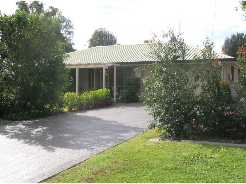 50 Main St, Redland Bay QLD 4165