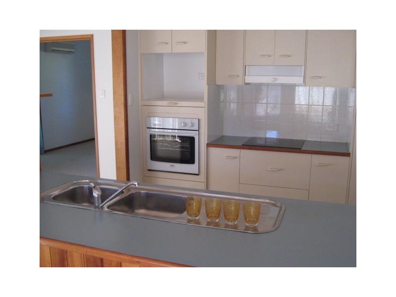 24 SUNSHINE DRIVE, Cleveland QLD 4163