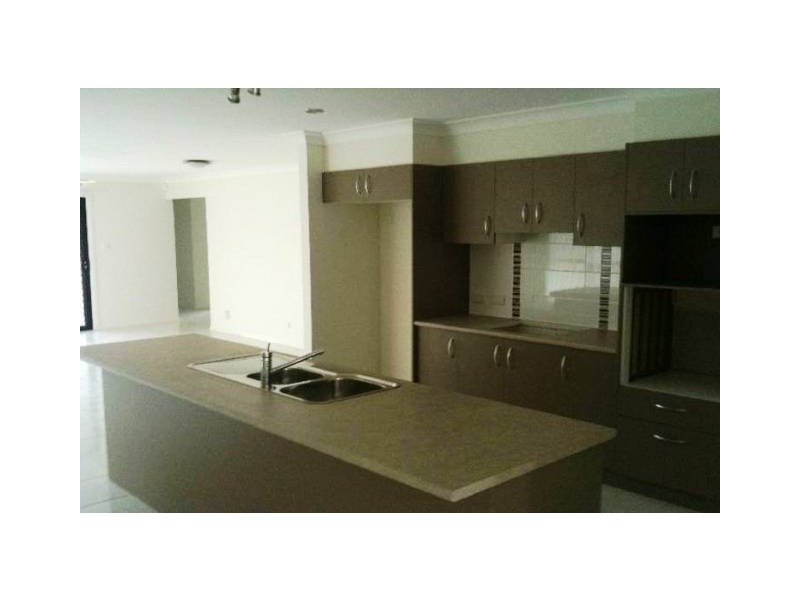 36 BUTTERNUT CIRCUIT, Thornlands QLD 4164