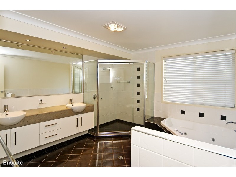 15 Thompson Street, Victoria Point QLD 4165