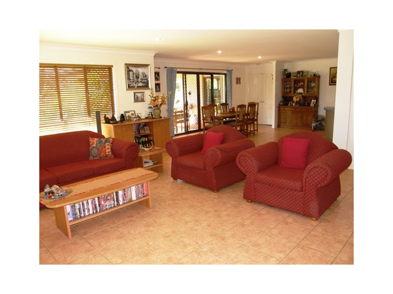 21 Keirnan Street, Redland Bay QLD 4165