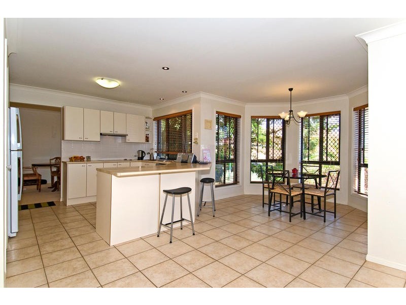 2 The Rampart, Redland Bay QLD 4165