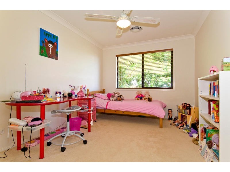 2 The Rampart, Redland Bay QLD 4165