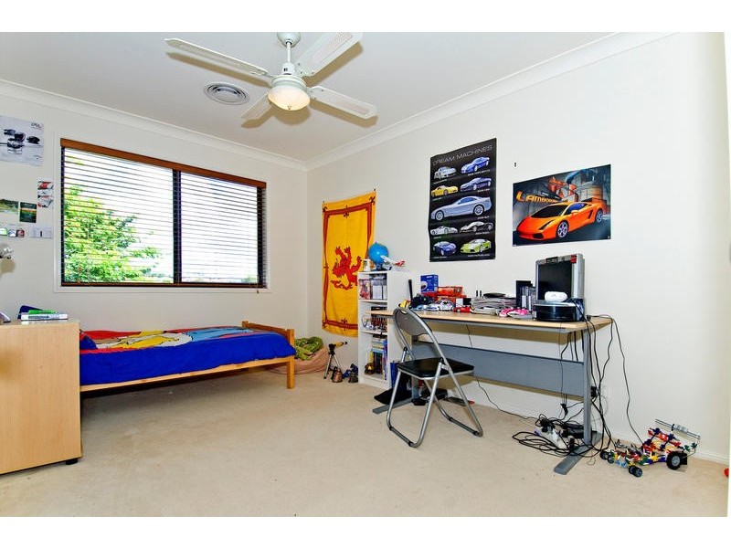 2 The Rampart, Redland Bay QLD 4165
