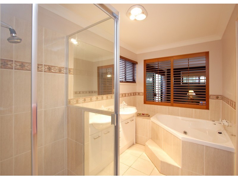 17 Seabrae Dr, Redland Bay QLD 4165