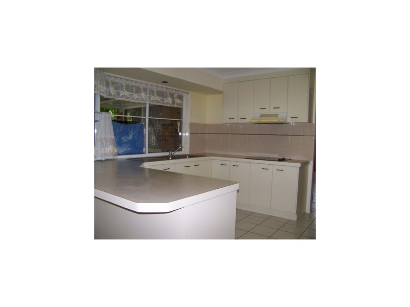 16 Riley Drive, Capalaba QLD 4157