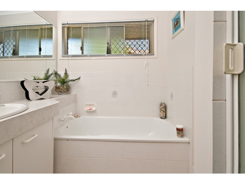 19  school road, Victoria Point QLD 4165