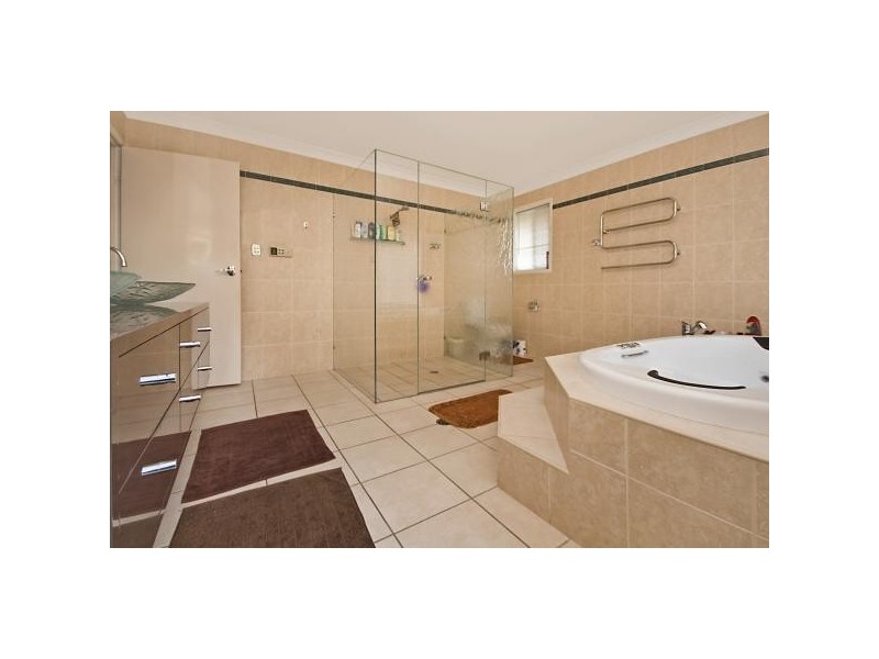 12 Clay Gully, Victoria Point QLD 4165