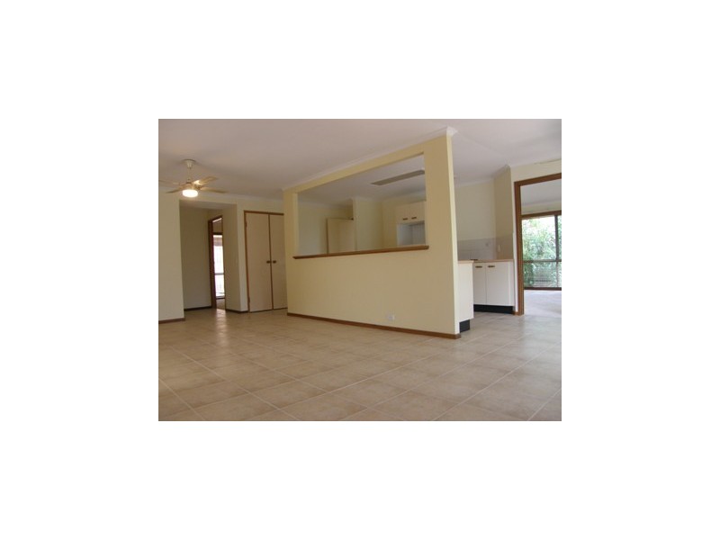 297 Whites, Lota QLD 4179