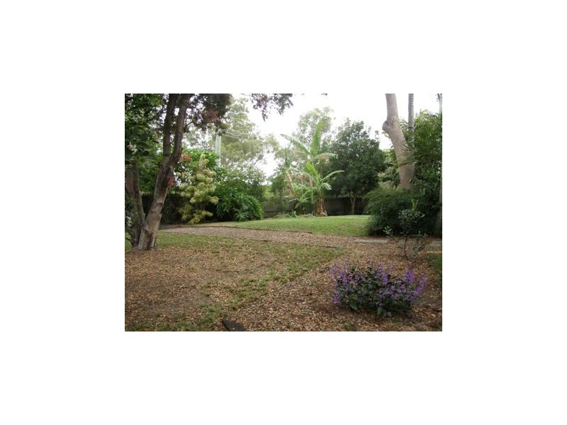 297 Whites, Lota QLD 4179