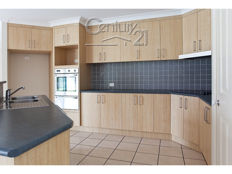 17 Snipe St, Redland Bay QLD 4165