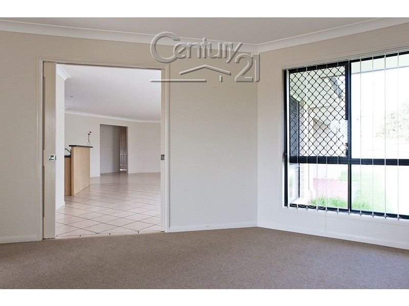 17 Snipe St, Redland Bay QLD 4165