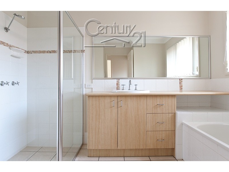 17 Snipe St, Redland Bay QLD 4165