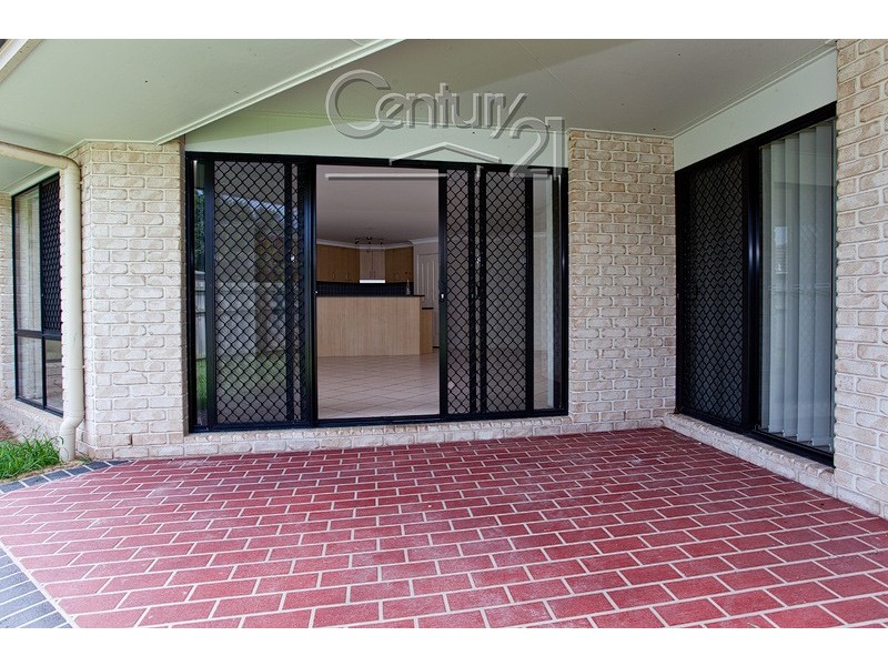 17 Snipe St, Redland Bay QLD 4165