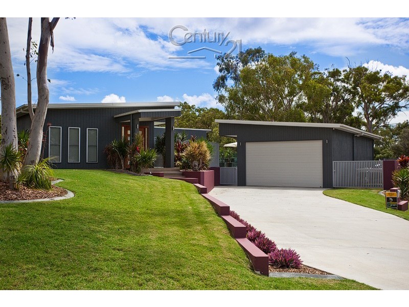 2 Woodcrest, Redland Bay QLD 4165