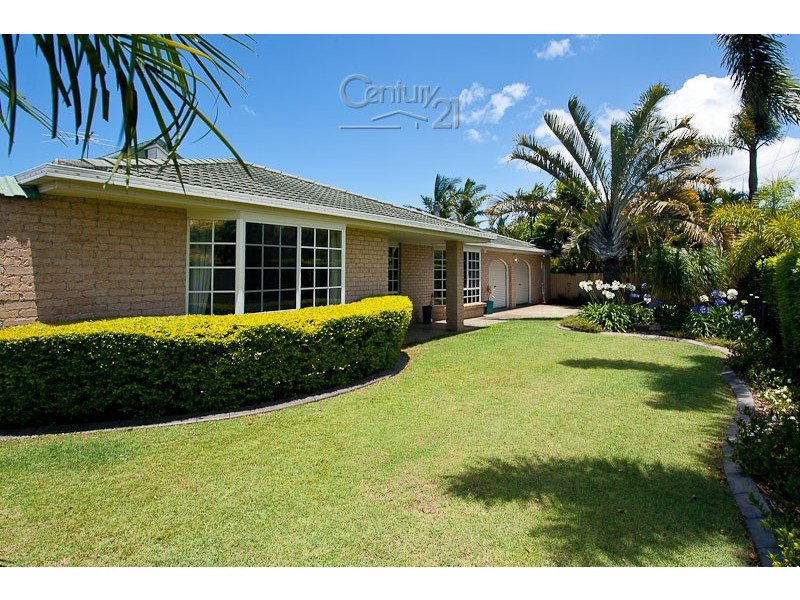11 School Road, Victoria Point QLD 4165